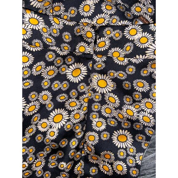 Free People Phoebe Daisy Swing Skirt Floral Black White Yellow Silky Size 12 - Picture 11 of 11